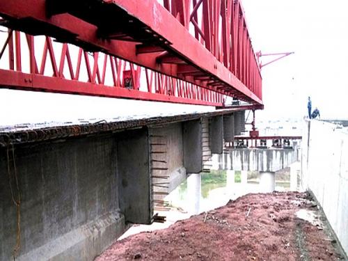 关于架桥机面对强风天气的预防与停工处置