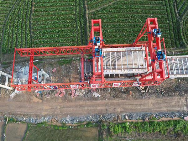 渡槽架桥机和渡槽机的工作原理的核心区别