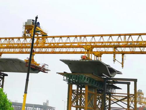 关于架桥机电气改造和过孔作业遇到的困难