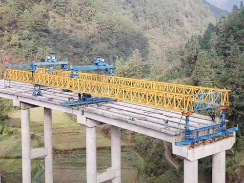 自平衡架桥机和普通架桥机相比的优点